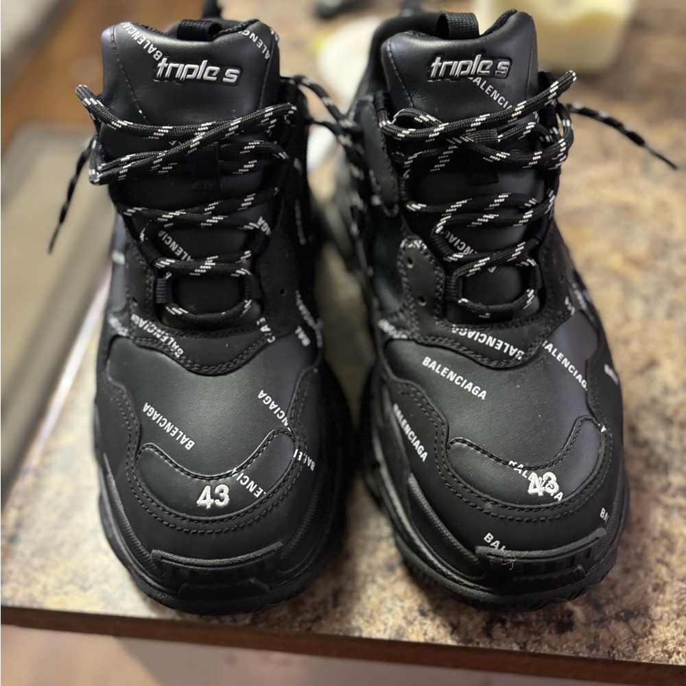 Balenciaga triple s allover logo size 10men